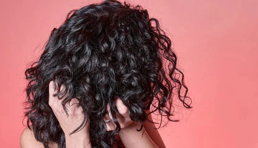Krullen opfrissen: zo geef je je krullen een tweede (en derde) leven