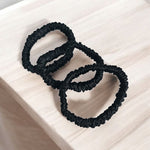 Zwarte Scrunchies - Set van 3 zachte haarelastieken geschikt voor krullendhaar en cgmethode styling.