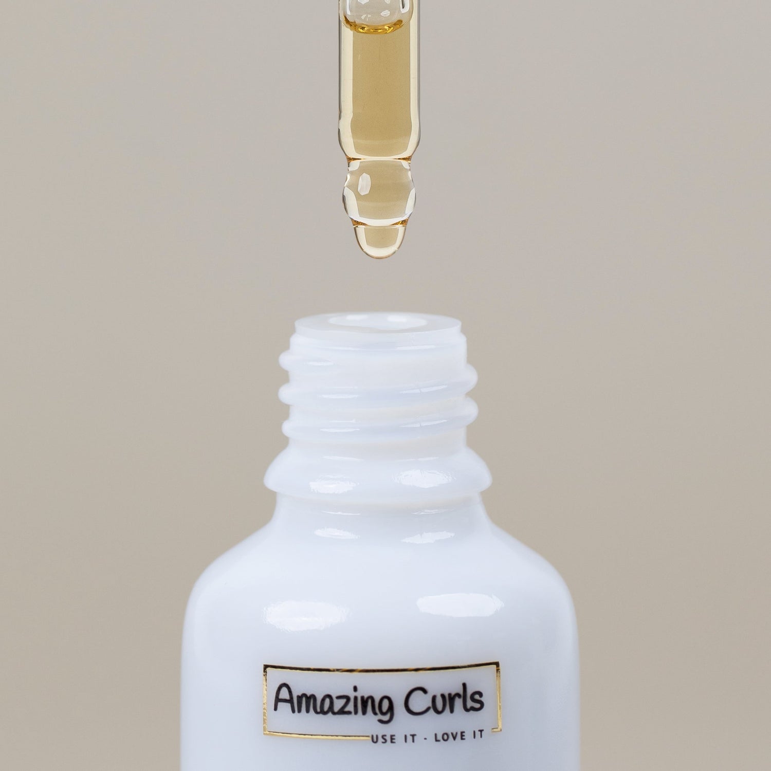 Close‑up van de Amazing Curls Super Sealing Oil 