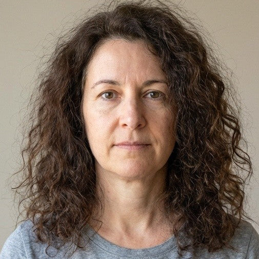 before, vrouw met pluizige krullen