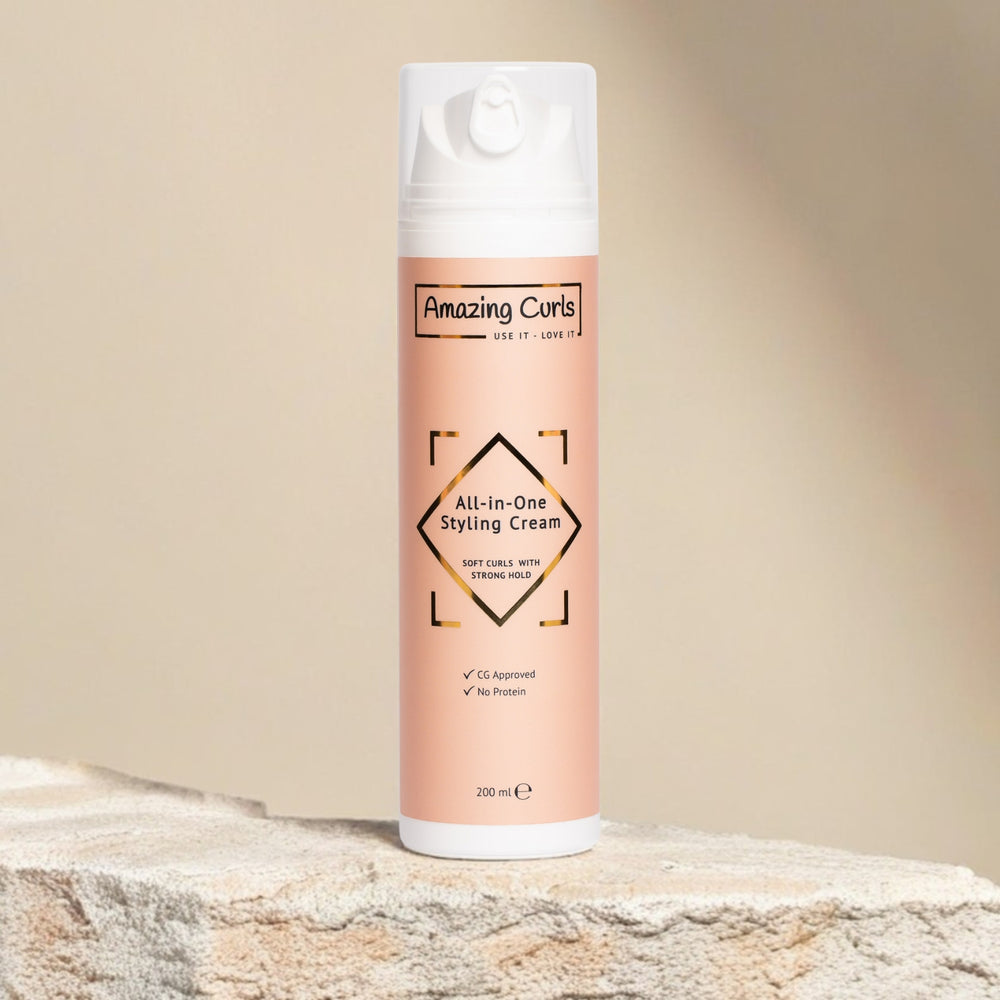 Fles All-in-One Styling Cream van Amazing Curls voor krullenproducten en cgmethode gebruik bij krullendhaar
