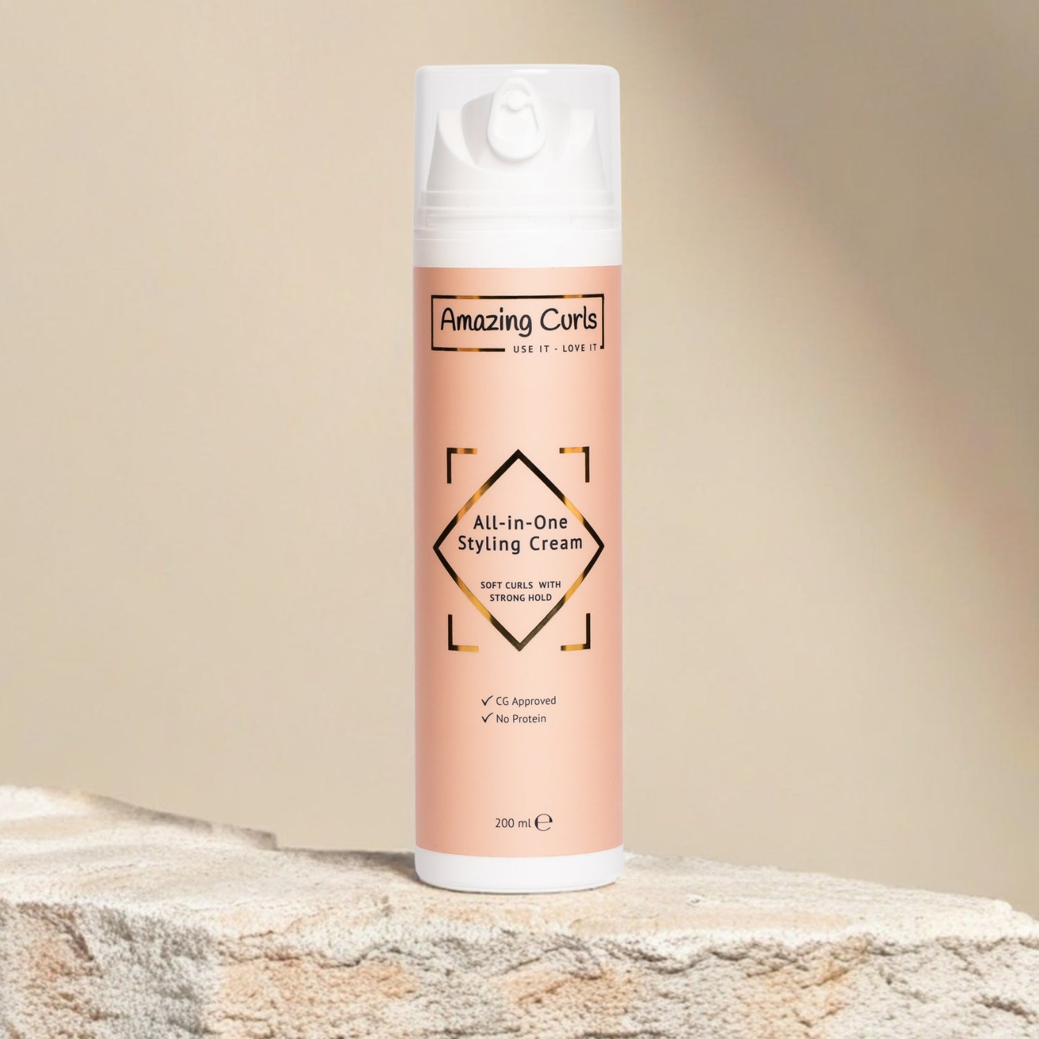 Fles All-in-One Styling Cream van Amazing Curls voor krullenproducten en cgmethode gebruik bij krullendhaar