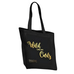 Maxi Tote Bag zwart met gouden tekst 'Wild like my Curls' en subtiel Amazing Curls logo voor krullenproducten