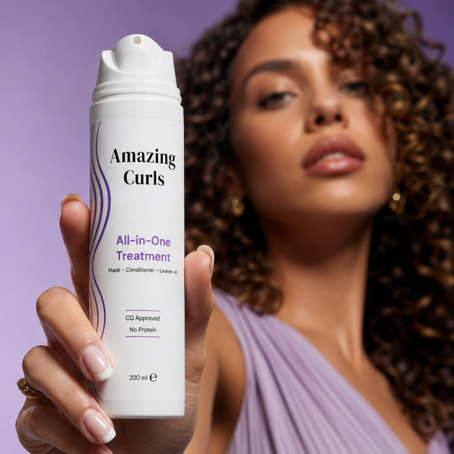 Fles All-in-One Treatment voor verzorging, hydratatie en definitie van krullend haar volgens de cgmethode.